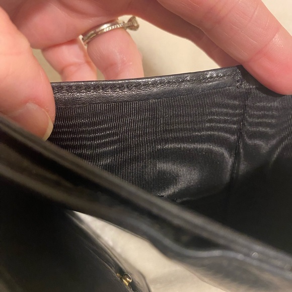 AUTHENTIC CHANEL Vintage black caviar leather bifold snap wallet - Picture 11 of 16